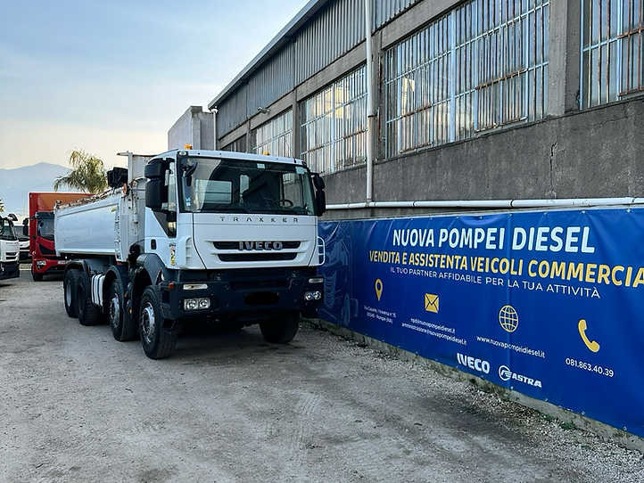 Iveco Trakker 8x4 - 덤프트럭 : 사진 3 Iveco Trakker 8x4 - 덤프트럭 : 사진 3
