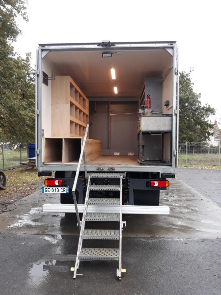 Renault D 13 HIGH K P4X2 280CV Double cabine 6 places - 박스 트럭 : 사진 5 Renault D 13 HIGH K P4X2 280CV Double cabine 6 places - 박스 트럭 : 사진 5