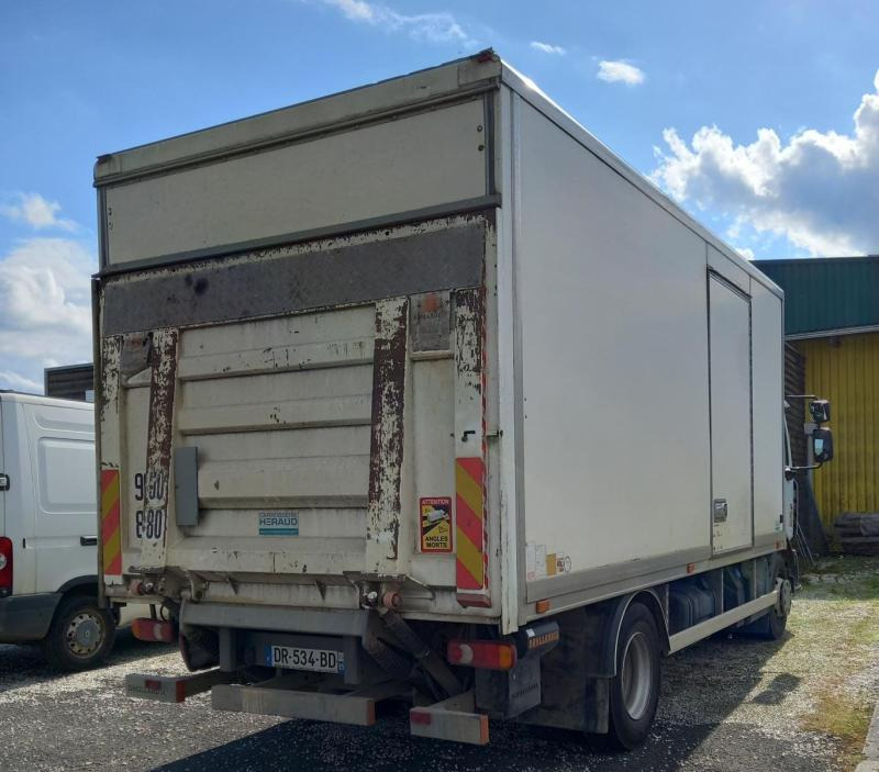 Renault D 4X2 180cv - 박스 트럭 : 사진 3 Renault D 4X2 180cv - 박스 트럭 : 사진 3