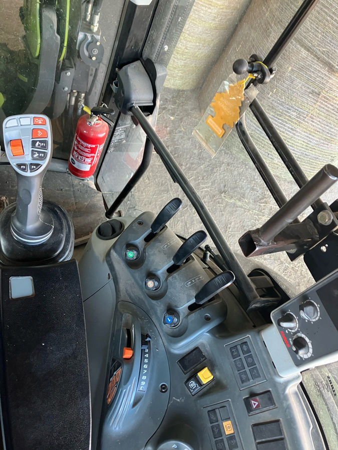 Claas ARION 440 - 장궤형 트랙터 : 사진 4 Claas ARION 440 - 장궤형 트랙터 : 사진 4