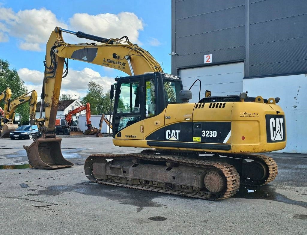 CAT 323 D L - 크롤러 굴삭기 : 사진 3 CAT 323 D L - 크롤러 굴삭기 : 사진 3