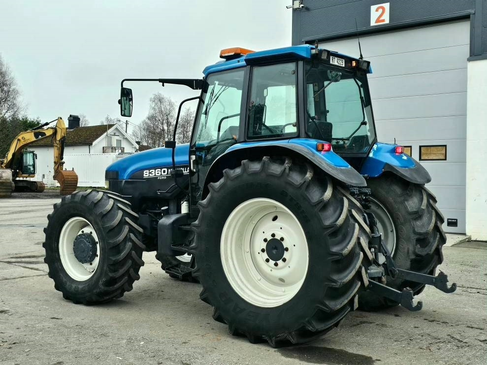 New Holland 8360 DT - 장궤형 트랙터 : 사진 4 New Holland 8360 DT - 장궤형 트랙터 : 사진 4