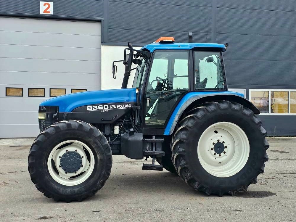 New Holland 8360 DT - 장궤형 트랙터 : 사진 3 New Holland 8360 DT - 장궤형 트랙터 : 사진 3