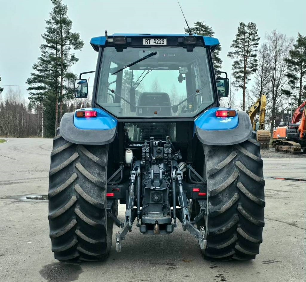 New Holland 8360 DT - 장궤형 트랙터 : 사진 5 New Holland 8360 DT - 장궤형 트랙터 : 사진 5