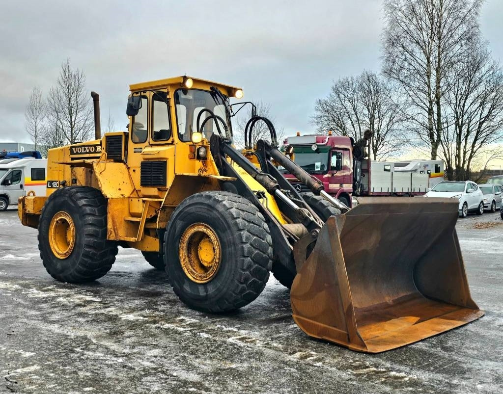 리스 Volvo L 120 Volvo L 120 : 사진 7 리스 Volvo L 120 Volvo L 120 : 사진 7