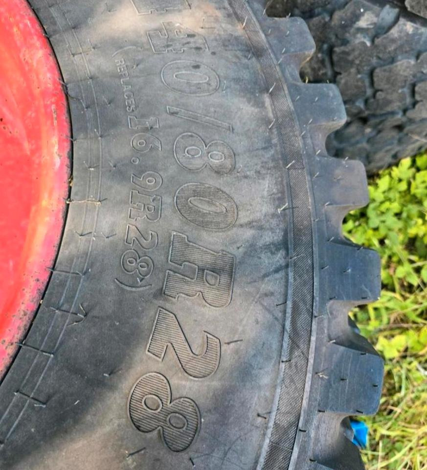 4x Nokian TRI 2 2x 440/80R28 2x 480/80R30 Fendt Xylon GT Vario - 휠 및 타이어 패키지 : 사진 4 4x Nokian TRI 2 2x 440/80R28 2x 480/80R30 Fendt Xylon GT Vario - 휠 및 타이어 패키지 : 사진 4