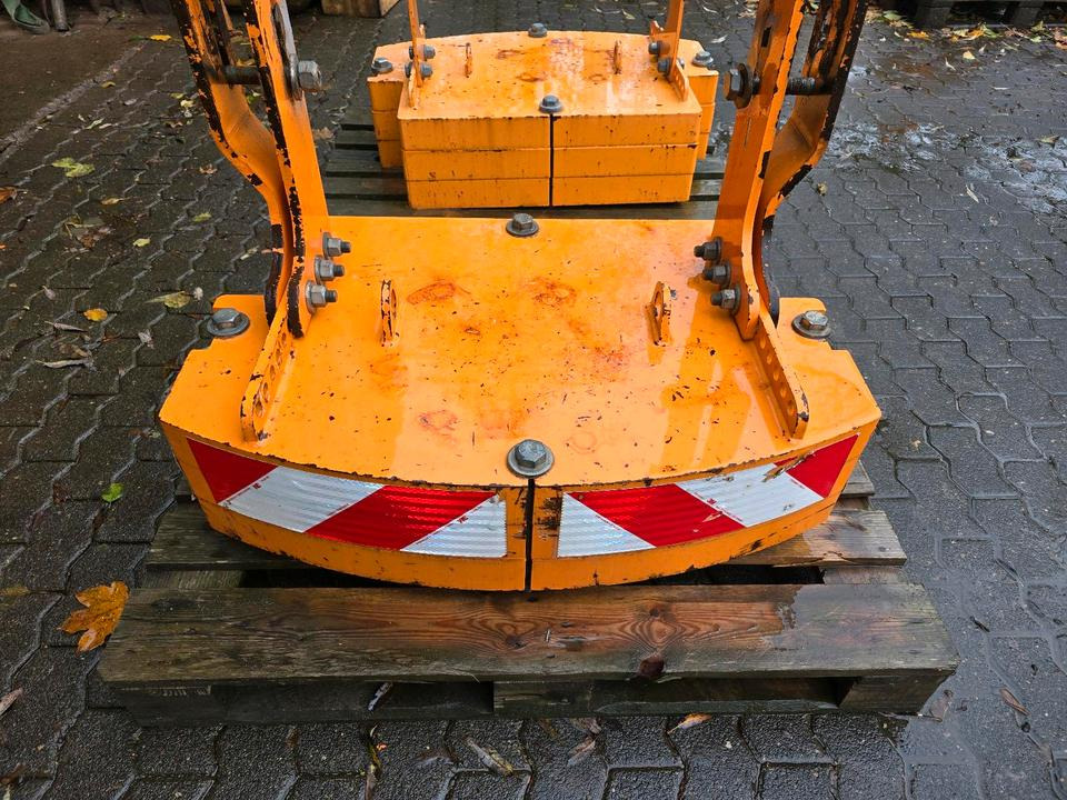 Heckgewicht Unimog 405 U400 U 300 500 400 318 423 427 429 430 530 527 535 Kontergewicht Mulag Mähausleger Böschungsmulcher Dücker - 카운터 웨이트 : 사진 2 Heckgewicht Unimog 405 U400 U 300 500 400 318 423 427 429 430 530 527 535 Kontergewicht Mulag Mähausleger Böschungsmulcher Dücker - 카운터 웨이트 : 사진 2