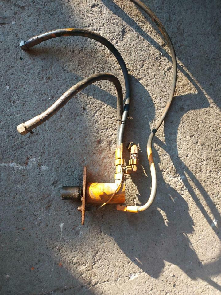 Hydraulikmotor Schmidt DST SST Salzstreuer Winterdienst Unimog - 유압 모터 지자체/ 특수 차량 용 : 사진 1 Hydraulikmotor Schmidt DST SST Salzstreuer Winterdienst Unimog - 유압 모터 지자체/ 특수 차량 용 : 사진 1