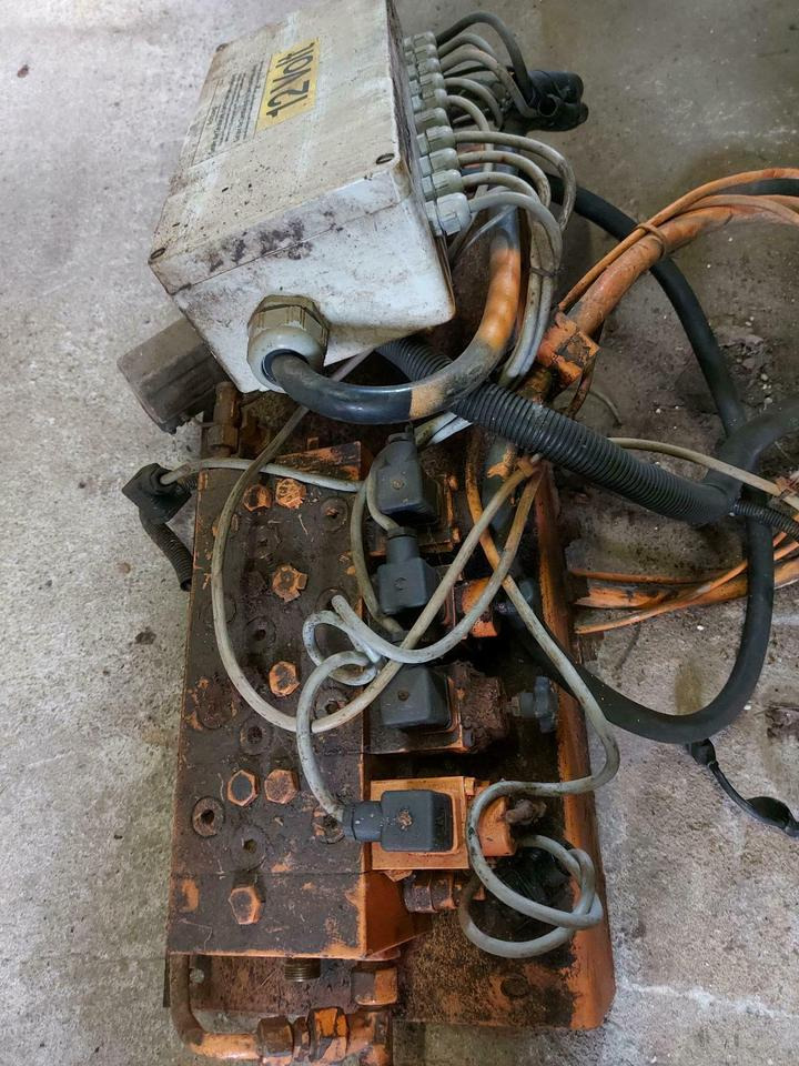 Schmidt Salzstreuer SST DST Hydr. Steuerblock Platine Steuerung - 유압 밸브 지자체/ 특수 차량 용 : 사진 2 Schmidt Salzstreuer SST DST Hydr. Steuerblock Platine Steuerung - 유압 밸브 지자체/ 특수 차량 용 : 사진 2