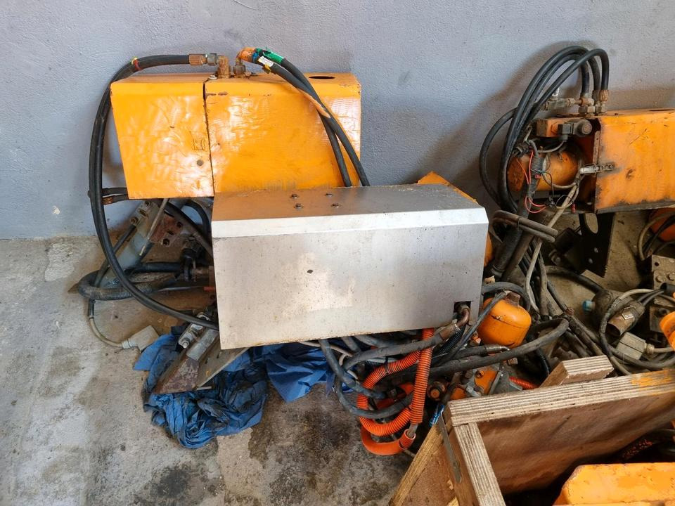 Schneepflughydraulik Schmidt Beilhack Elektrohydraulik Schneepflüge Schneeschild Schneeschieber LKW Unimog Bordcomputer Steuerung - ECU 지자체/ 특수 차량 용 : 사진 3 Schneepflughydraulik Schmidt Beilhack Elektrohydraulik Schneepflüge Schneeschild Schneeschieber LKW Unimog Bordcomputer Steuerung - ECU 지자체/ 특수 차량 용 : 사진 3