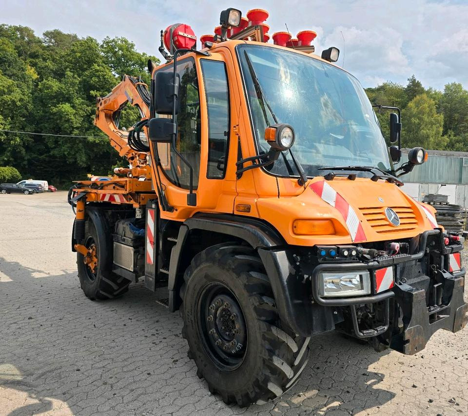 Unimog U400 6-Zylinder 2010 405/10 405/12 NKS-Z-UGN-43K Bluetec 5 Mercedes-Benz UGE UGN Mulag MHU 800 Mähausleger Böschungsmäher Böschungsmulcher Küpper-Weisser IMS Salzstreuer - 제설차량 : 사진 2 Unimog U400 6-Zylinder 2010 405/10 405/12 NKS-Z-UGN-43K Bluetec 5 Mercedes-Benz UGE UGN Mulag MHU 800 Mähausleger Böschungsmäher Böschungsmulcher Küpper-Weisser IMS Salzstreuer - 제설차량 : 사진 2