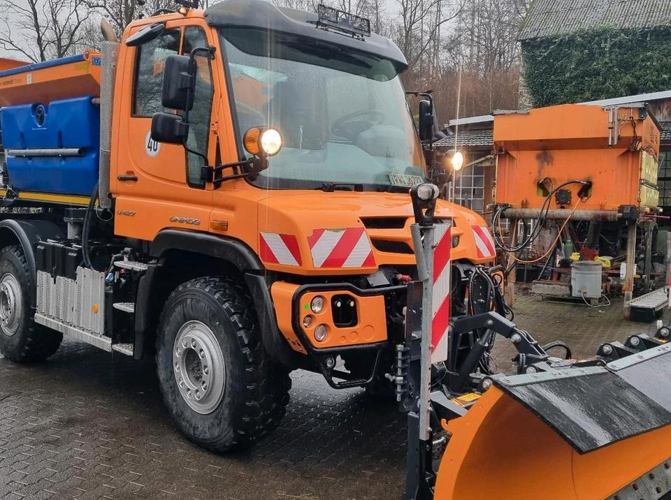 Zu vermieten Unimog 405 U427 Winterdienst Schmidt Salzstreuer 423 429 430 Mercedes Benz 318 527 Vermietung - 제설차량 : 사진 4 Zu vermieten Unimog 405 U427 Winterdienst Schmidt Salzstreuer 423 429 430 Mercedes Benz 318 527 Vermietung - 제설차량 : 사진 4