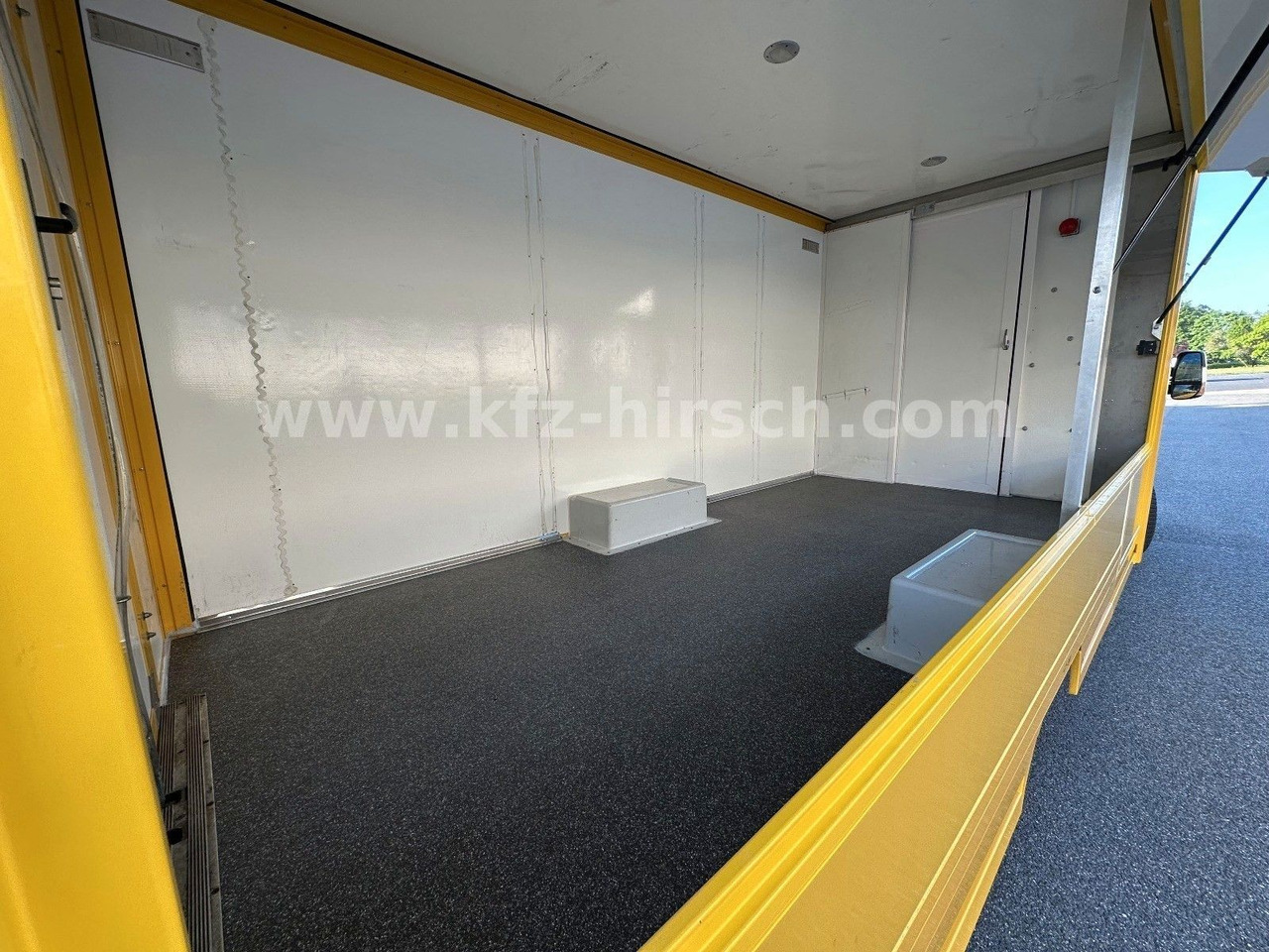 Iveco Daily Luftfederung Foodtruck Imbisswagen Verkauf - 벤딩 트럭 : 사진 4 Iveco Daily Luftfederung Foodtruck Imbisswagen Verkauf - 벤딩 트럭 : 사진 4