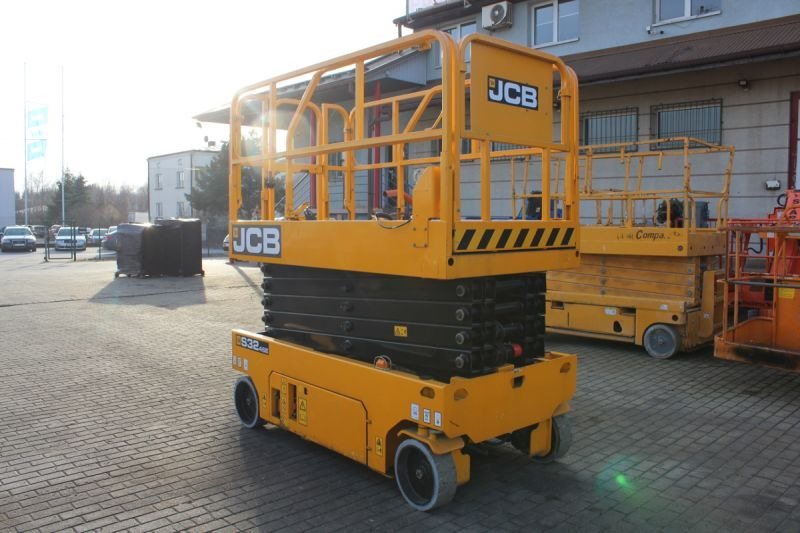 Podnośnik nożycowy elektryczny 12 m JCB S3246E - 시저 리프트 : 사진 4 Podnośnik nożycowy elektryczny 12 m JCB S3246E - 시저 리프트 : 사진 4