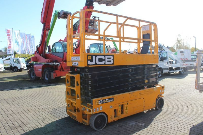 Podnośnik nożycowy elektryczny 16 m JCB S4550E - 시저 리프트 : 사진 3 Podnośnik nożycowy elektryczny 16 m JCB S4550E - 시저 리프트 : 사진 3