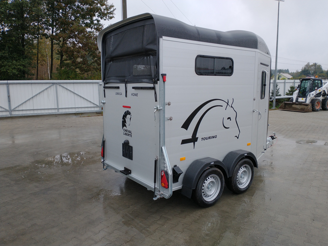 Cheval Liberté Touring Country + Siodlarnia, Debon - 말 트레일러 : 사진 3 Cheval Liberté Touring Country + Siodlarnia, Debon - 말 트레일러 : 사진 3