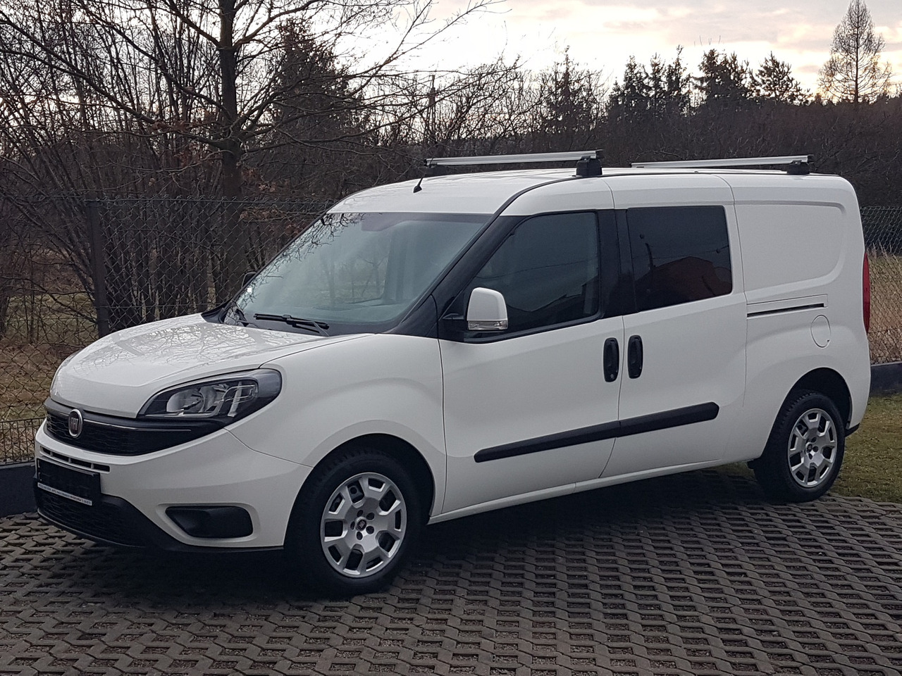 FIAT FIAT DOBLO DŁUGI 1,6 16V DIESEL EURO-6CH MULTIJET DOBLO DŁUGI 1,6 16V DIESEL EURO-6CH MULTIJET 105 KM 6-BIEGÓW MANUAL MAXI WERSJA 5 – OSÓB - 밴, 콤비 밴 : 사진 2 FIAT FIAT DOBLO DŁUGI 1,6 16V DIESEL EURO-6CH MULTIJET DOBLO DŁUGI 1,6 16V DIESEL EURO-6CH MULTIJET 105 KM 6-BIEGÓW MANUAL MAXI WERSJA 5 – OSÓB - 밴, 콤비 밴 : 사진 2