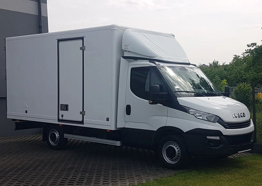 Iveco DAILY 3,0 KLIMA 8EP KONTENER 4,22x2,10x2,11 AC KRAJOWY DMC 3500 KG 35-150 - 박스 밴 : 사진 1 Iveco DAILY 3,0 KLIMA 8EP KONTENER 4,22x2,10x2,11 AC KRAJOWY DMC 3500 KG 35-150 - 박스 밴 : 사진 1