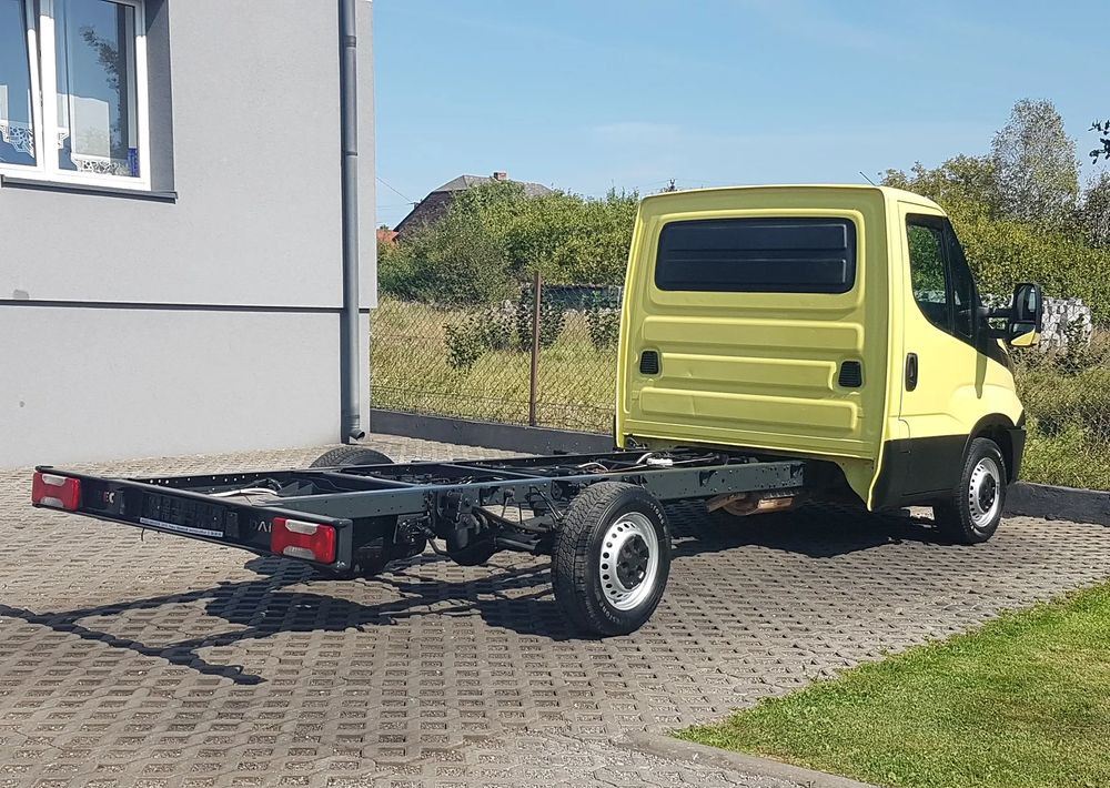 Iveco Daily PODWOZIE RAMA DO ZABUDOWY WIDELEC KLIMA 35S13 DMC 3500 KG KRAJOWY - 캡 새시 트럭 : 사진 4 Iveco Daily PODWOZIE RAMA DO ZABUDOWY WIDELEC KLIMA 35S13 DMC 3500 KG KRAJOWY - 캡 새시 트럭 : 사진 4