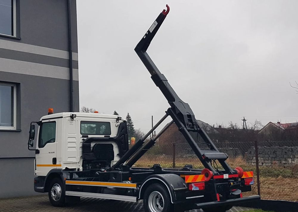 MAN TGL 12.220 HAKOWIEC 4x2 KLIMA DO KONTENERÓW MANUAL - 후크 리프트 트럭 : 사진 3 MAN TGL 12.220 HAKOWIEC 4x2 KLIMA DO KONTENERÓW MANUAL - 후크 리프트 트럭 : 사진 3