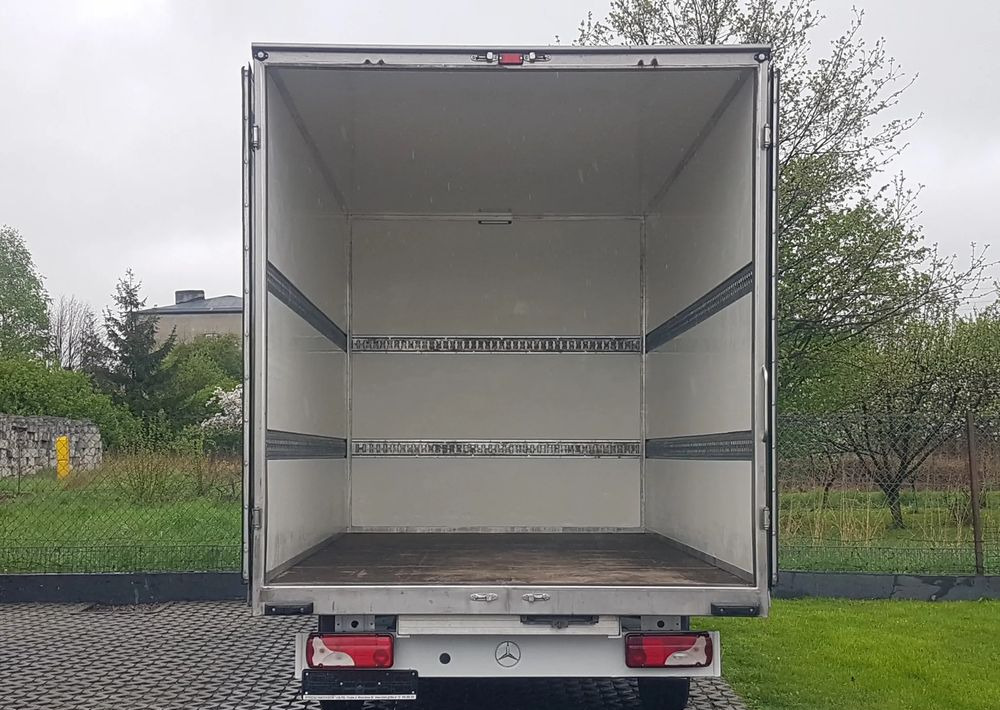 Mercedes-Benz Sprinter KONTENER 8EP 4,11x2,15x2,30 KLIMA 314 CDI MANUAL KRAJOWY AC - 박스 밴 : 사진 5 Mercedes-Benz Sprinter KONTENER 8EP 4,11x2,15x2,30 KLIMA 314 CDI MANUAL KRAJOWY AC - 박스 밴 : 사진 5