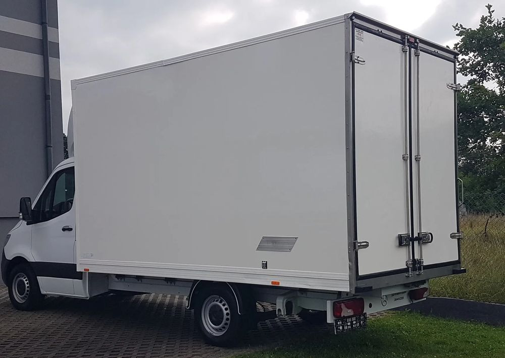 Mercedes-Benz Sprinter KONTENER 8EP 4,11x2,15x2,30 KLIMA 314 CDI MANUAL KRAJOWY - 박스 밴 : 사진 3 Mercedes-Benz Sprinter KONTENER 8EP 4,11x2,15x2,30 KLIMA 314 CDI MANUAL KRAJOWY - 박스 밴 : 사진 3