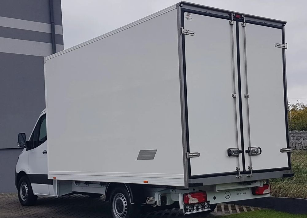 Mercedes-Benz Sprinter KONTENER 8EP 4,13x2,17x2,30 KLIMA 314 CDI MANUAL KRAJOWY - 박스 밴 : 사진 3 Mercedes-Benz Sprinter KONTENER 8EP 4,13x2,17x2,30 KLIMA 314 CDI MANUAL KRAJOWY - 박스 밴 : 사진 3
