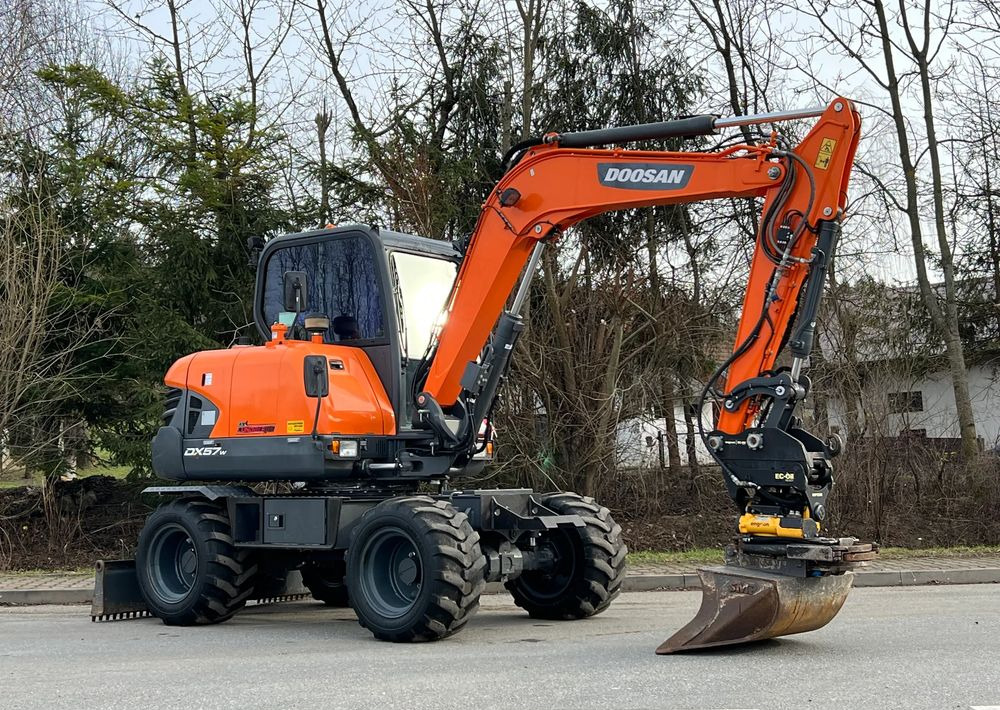 Doosan DOOSAN DX57W *ROTOTILT* 2200 Motogodzin * Jak Nowa * Sprowadzona * Stan Perfekcyjny - 휠 굴삭기 : 사진 2 Doosan DOOSAN DX57W *ROTOTILT* 2200 Motogodzin * Jak Nowa * Sprowadzona * Stan Perfekcyjny - 휠 굴삭기 : 사진 2