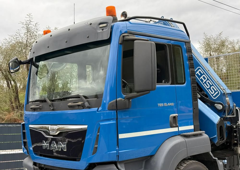 MAN * MAN 18.440 TGS * 4x4 * HDS Fassi F215 * Sprowadzony * 95 000 KM ! * Stan Jak Nowy - 드롭사이드/ 플랫베드 트럭, 크레인 트럭 : 사진 4 MAN * MAN 18.440 TGS * 4x4 * HDS Fassi F215 * Sprowadzony * 95 000 KM ! * Stan Jak Nowy - 드롭사이드/ 플랫베드 트럭, 크레인 트럭 : 사진 4