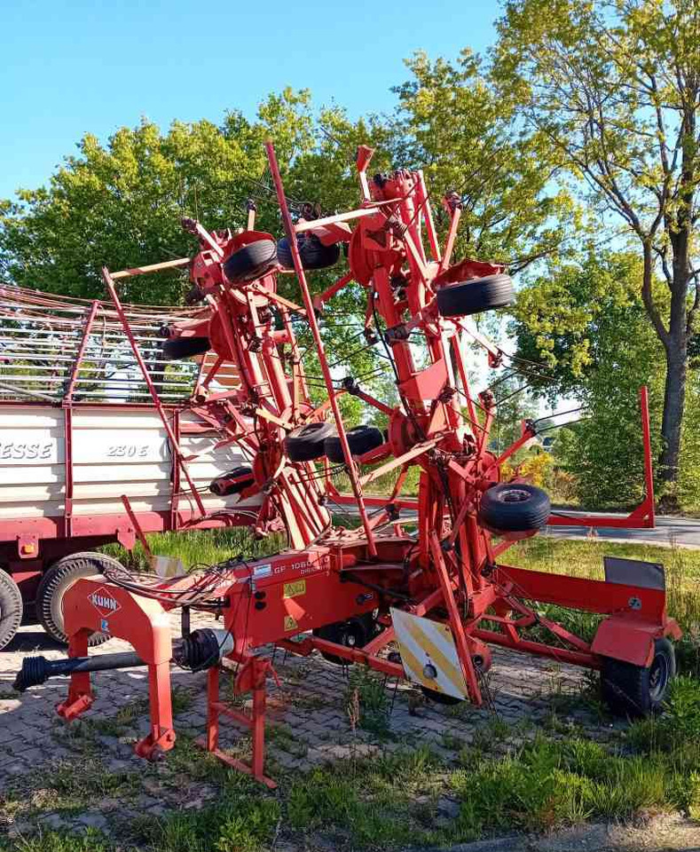 Kuhn GF10601TO schudder, weidebouwmachines - 반전기/ 레이크 : 사진 1 Kuhn GF10601TO schudder, weidebouwmachines - 반전기/ 레이크 : 사진 1