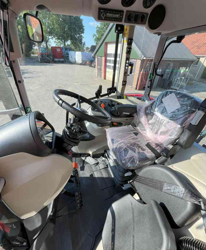장궤형 트랙터 Massey Ferguson 5M.145 Dyna-4 Tractoren : 사진 6