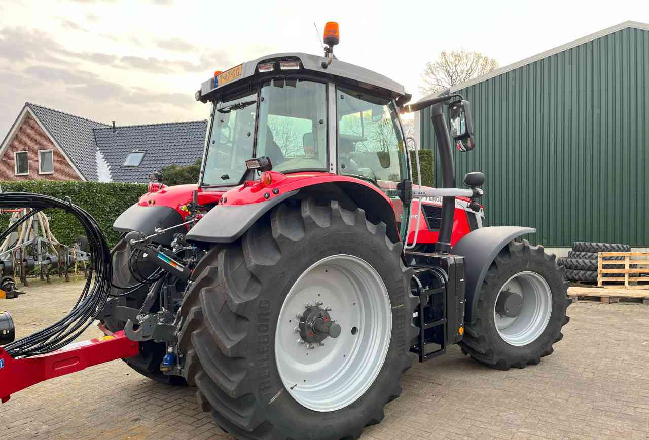 Massey Ferguson 7S.210 Dyna-VT Exclusive Tractoren - 장궤형 트랙터 : 사진 4 Massey Ferguson 7S.210 Dyna-VT Exclusive Tractoren - 장궤형 트랙터 : 사진 4
