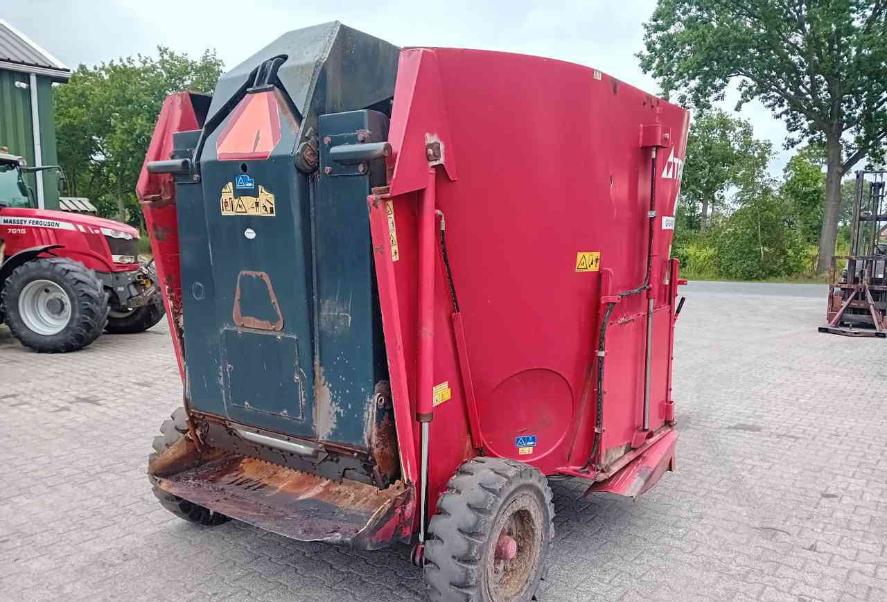 Trioliet Gigant 900 voermengwagen - 목초 믹서 : 사진 3 Trioliet Gigant 900 voermengwagen - 목초 믹서 : 사진 3