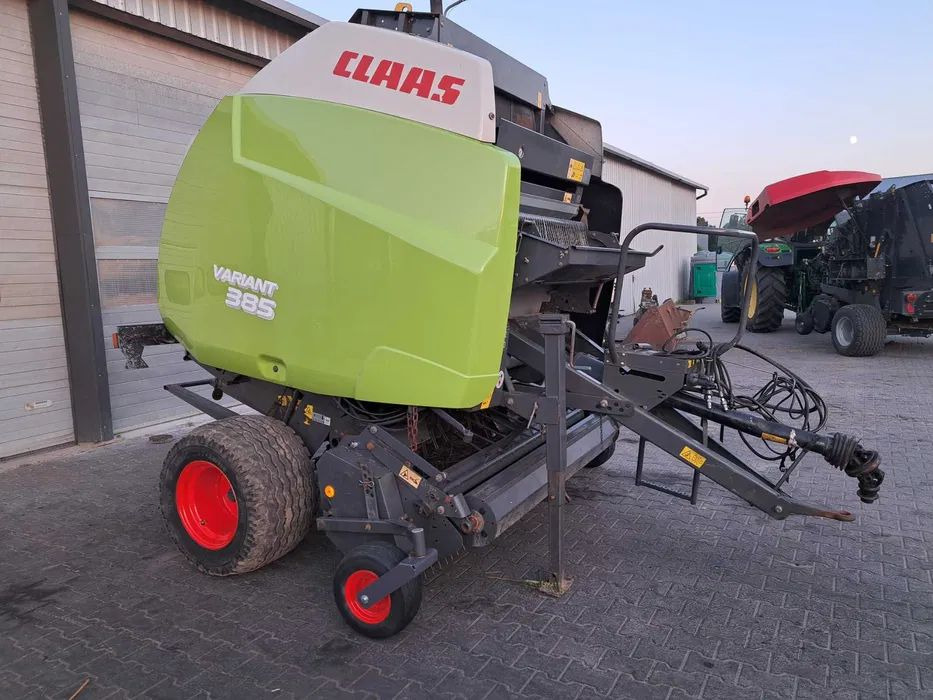 Claas Variant 385 Roto Cut - 원형 베일러 : 사진 1 Claas Variant 385 Roto Cut - 원형 베일러 : 사진 1