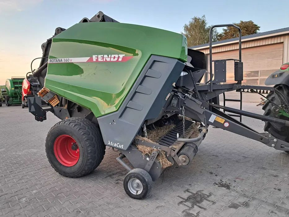 Fendt ROTANA 160V XtraCut - 원형 베일러 : 사진 1 Fendt ROTANA 160V XtraCut - 원형 베일러 : 사진 1