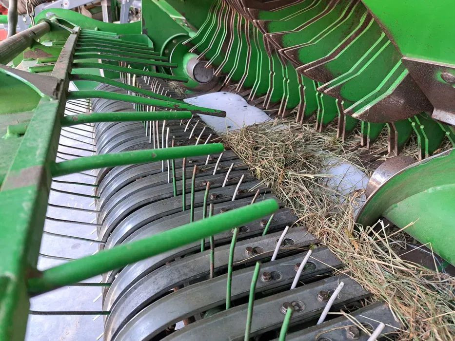 Mchale V660 - 원형 베일러 : 사진 5 Mchale V660 - 원형 베일러 : 사진 5