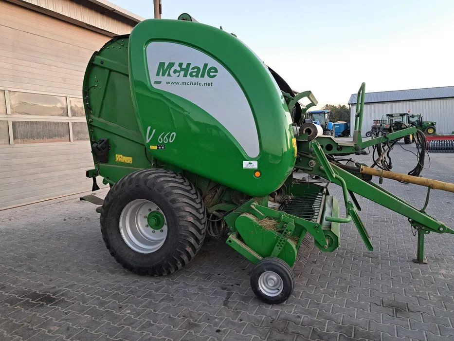 Mchale V660 - 원형 베일러 : 사진 1 Mchale V660 - 원형 베일러 : 사진 1