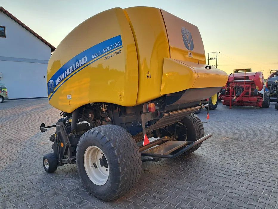 New Holland ROLL-BELT 150 cropcutter - 원형 베일러 : 사진 4 New Holland ROLL-BELT 150 cropcutter - 원형 베일러 : 사진 4