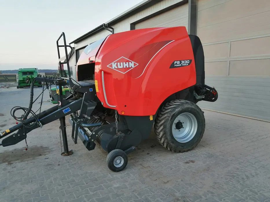 Prasa rolująca Kuhn 3130 Power track 2017r. - 원형 베일러 : 사진 3 Prasa rolująca Kuhn 3130 Power track 2017r. - 원형 베일러 : 사진 3
