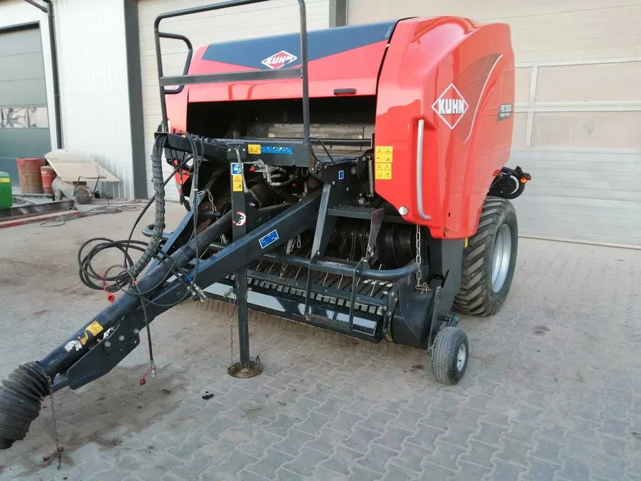 Prasa rolująca Kuhn 3130 Power track 2017r. - 원형 베일러 : 사진 2 Prasa rolująca Kuhn 3130 Power track 2017r. - 원형 베일러 : 사진 2