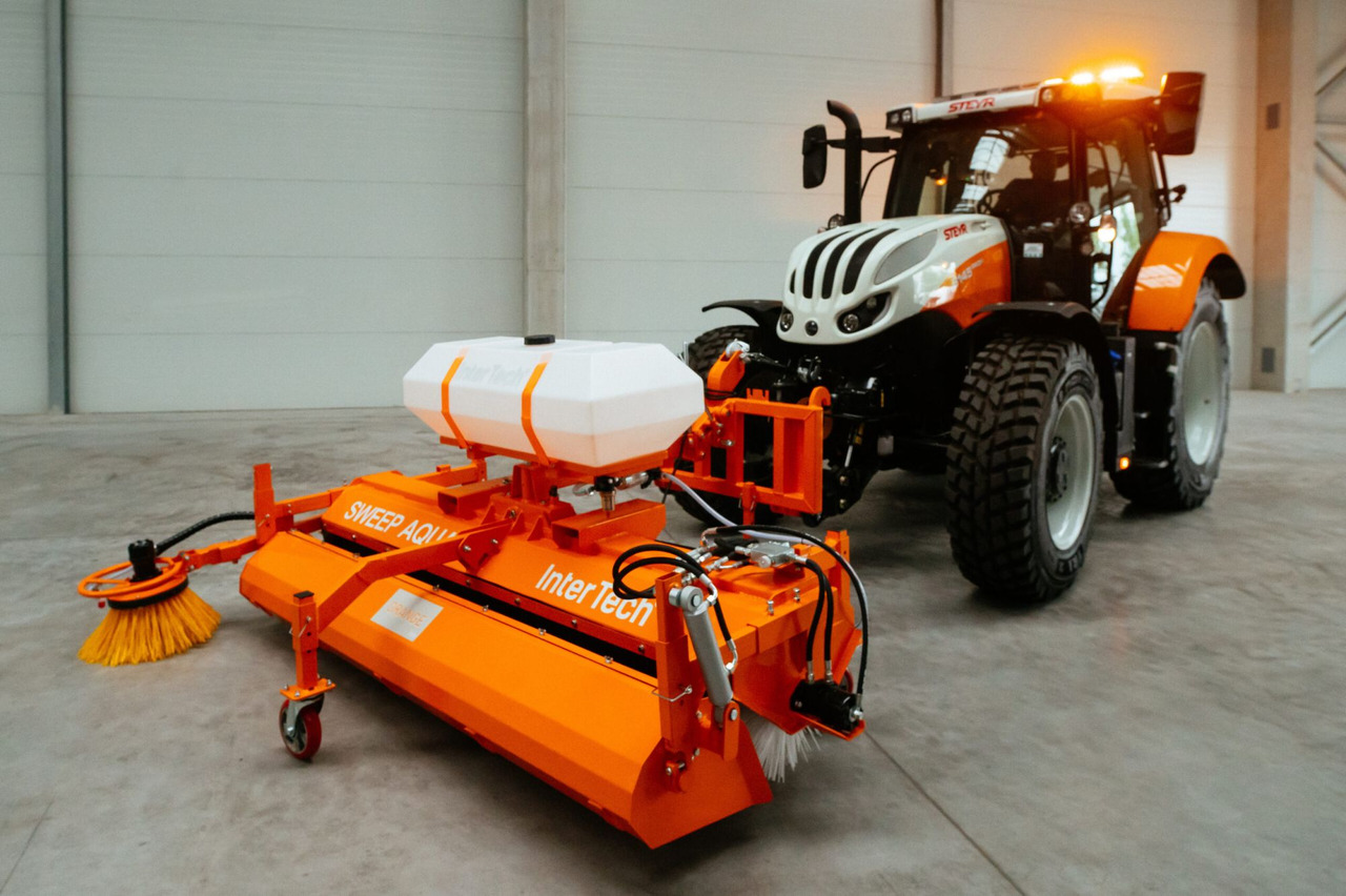 Zamiatarka Sweep - 빗자루 장궤형 트랙터 용 : 사진 1 Zamiatarka Sweep - 빗자루 장궤형 트랙터 용 : 사진 1