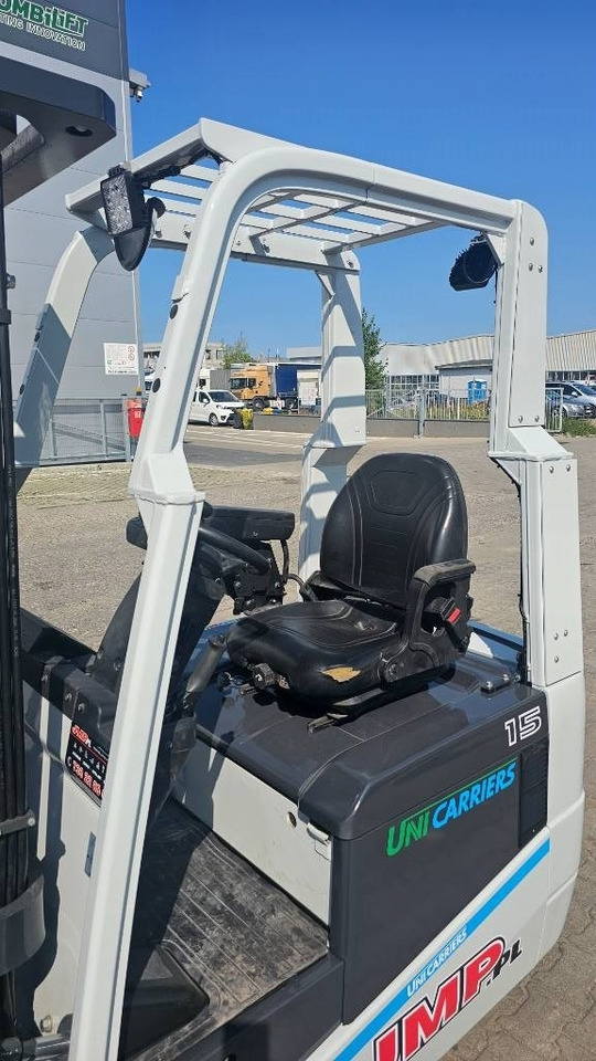UniCarriers A1N1L15Q DRIVE-IN CAB - 전기 지게차 : 사진 4 UniCarriers A1N1L15Q DRIVE-IN CAB - 전기 지게차 : 사진 4