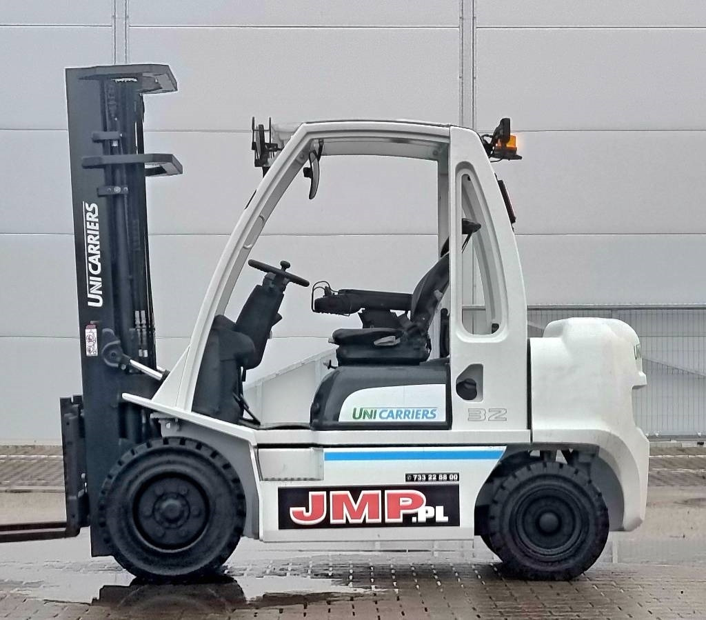 UniCarriers YG 1 D2 A32 Q - 디젤 지게차 : 사진 3 UniCarriers YG 1 D2 A32 Q - 디젤 지게차 : 사진 3