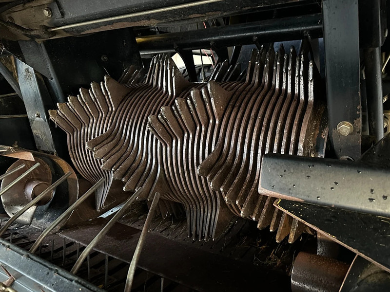 New Holland BB9060 Cropcutter - 농업용 기계 : 사진 5 New Holland BB9060 Cropcutter - 농업용 기계 : 사진 5