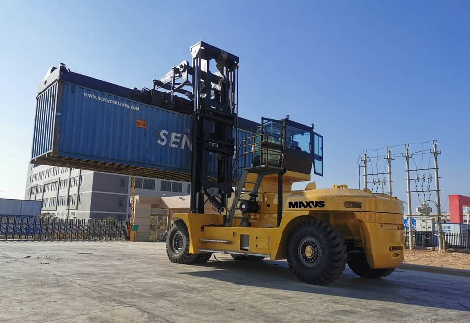 NEW KALMAR 40 TON Maxus Cummins Container Forklift | НОВИЙ KALMAR 40 ТОН Maxus Cummins візок для контейнерів вилковий - 컨테이너 핸들러 : 사진 3 NEW KALMAR 40 TON Maxus Cummins Container Forklift | НОВИЙ KALMAR 40 ТОН Maxus Cummins візок для контейнерів вилковий - 컨테이너 핸들러 : 사진 3