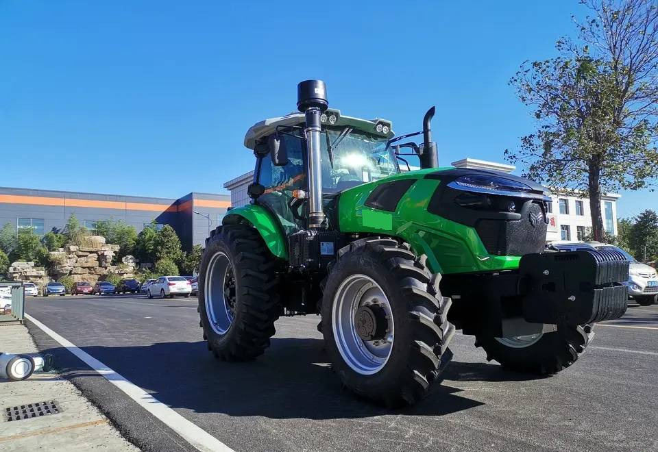 NEW MAXUS 200 HP 4x4 Tractor Warranty up to 10 YEARS НОВИЙ MAXUS 200 К.с. Трактор 4x4 Гарантія до 10 РОКІВ NOWY MAXUS 200 KM Ciągnik 4x4 Gwarancja do 10 LAT - 장궤형 트랙터 : 사진 4 NEW MAXUS 200 HP 4x4 Tractor Warranty up to 10 YEARS НОВИЙ MAXUS 200 К.с. Трактор 4x4 Гарантія до 10 РОКІВ NOWY MAXUS 200 KM Ciągnik 4x4 Gwarancja do 10 LAT - 장궤형 트랙터 : 사진 4