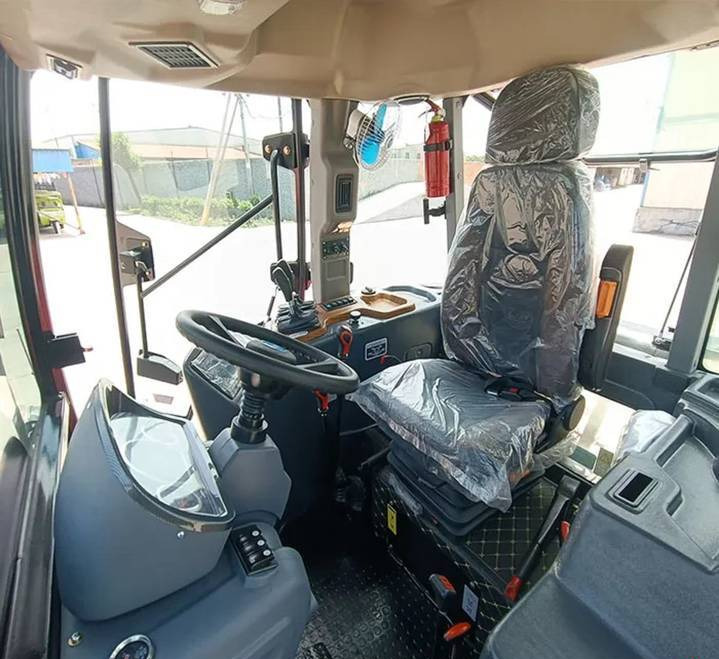 NEW MAXUS 260 HP 4x4 Tractor Warranty up to 10 YEARS НОВИЙ MAXUS 260 К.с. Трактор 4x4 Гарантія до 10 РОКІВ NOWY MAXUS 260 KM Ciągnik 4x4 Gwarancja do 10 LAT - 장궤형 트랙터 : 사진 4 NEW MAXUS 260 HP 4x4 Tractor Warranty up to 10 YEARS НОВИЙ MAXUS 260 К.с. Трактор 4x4 Гарантія до 10 РОКІВ NOWY MAXUS 260 KM Ciągnik 4x4 Gwarancja do 10 LAT - 장궤형 트랙터 : 사진 4