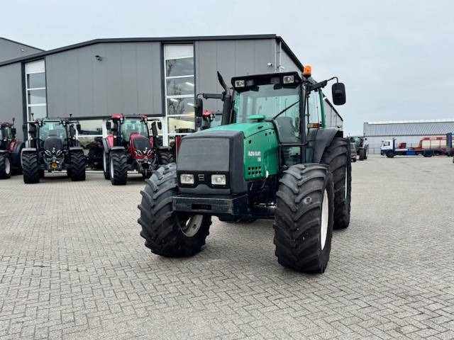 Valtra 8350 Hitech - 장궤형 트랙터 : 사진 5 Valtra 8350 Hitech - 장궤형 트랙터 : 사진 5