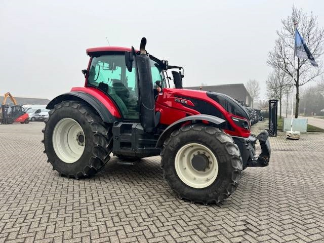 Valtra T144 Hitech - 장궤형 트랙터 : 사진 3 Valtra T144 Hitech - 장궤형 트랙터 : 사진 3