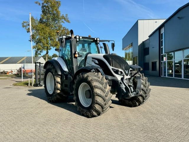 Valtra T214 Versu - 장궤형 트랙터 : 사진 2 Valtra T214 Versu - 장궤형 트랙터 : 사진 2